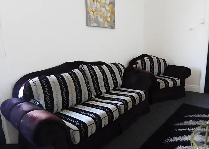 Edenhope Hotels