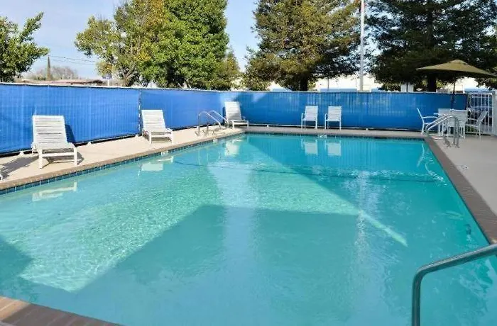 Los Banos Hotels