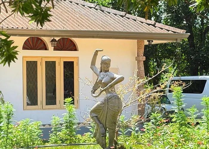 Ratnapura Hotels