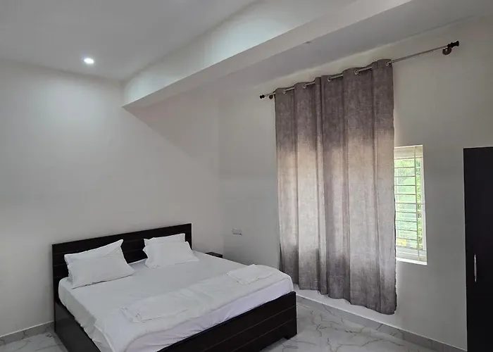 Lepakshi Hotels