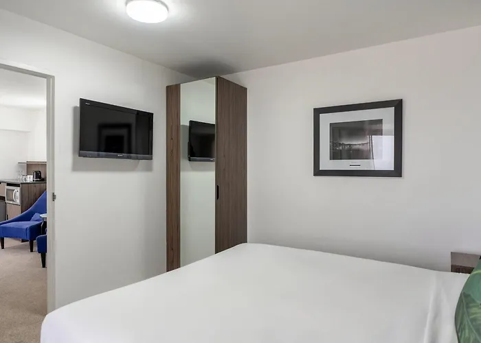 Mercure Wellington Central City Hotel And Apartments