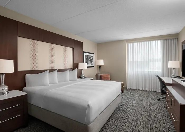 Cranberry Township Hotels With Pool