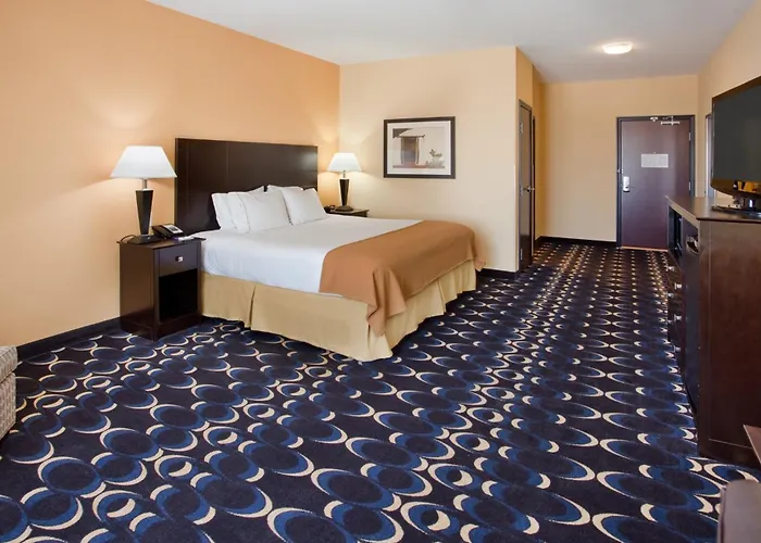 Holiday Inn Express & Suites Las Cruces North