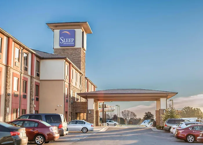 Sleep Inn & Suites Indoor Waterpark Liberty