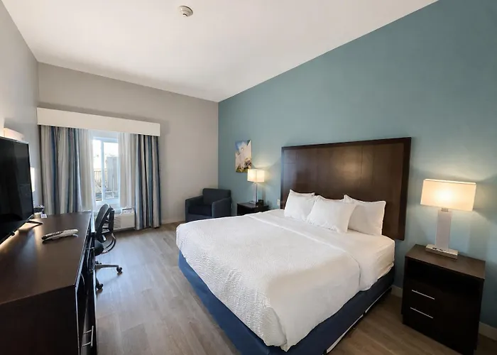 La Quinta By Wyndham Biloxi Hotel