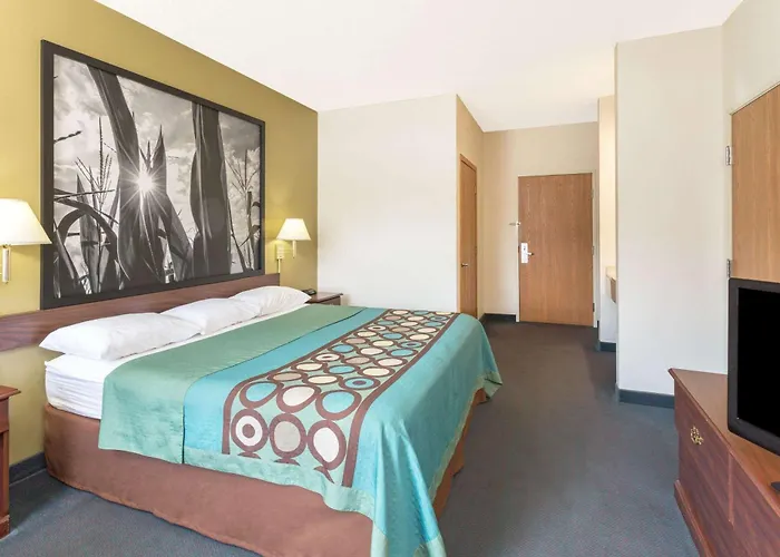 Cresco Hotels