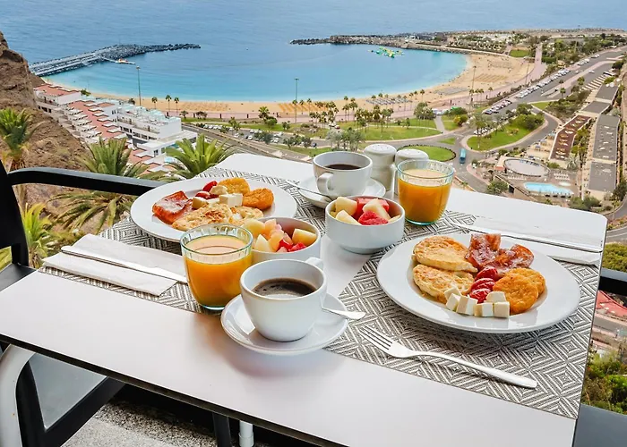 Amadores Hotels