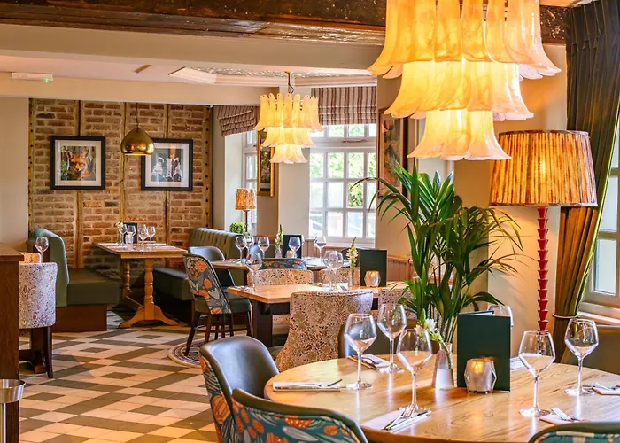 Lowdham Hotels