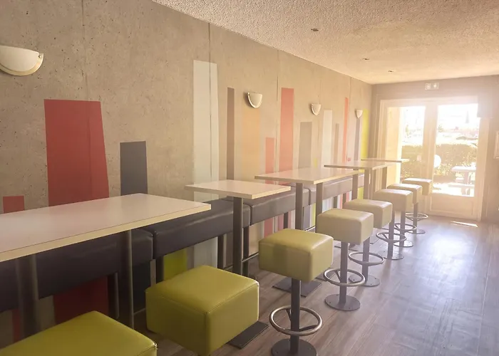Tarbes Hotels