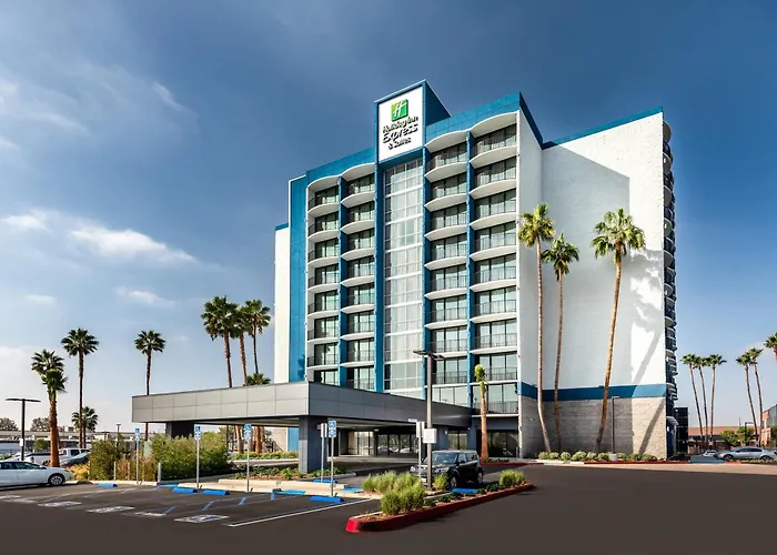 Hotels in Santa Ana