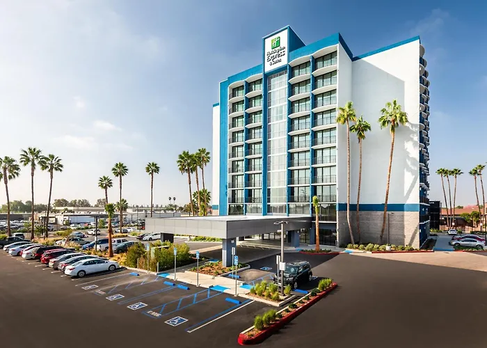 Santa Ana Hotels