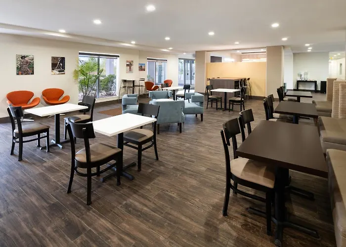 Garner Hotel Clarksville Northeast By Ihg