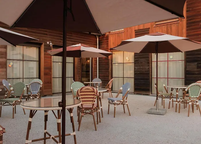 Le Teich Hotels