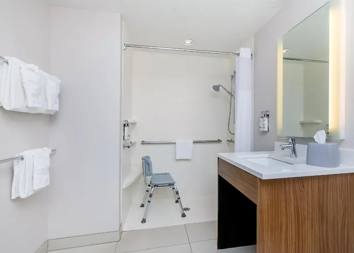 Central Point Hotels