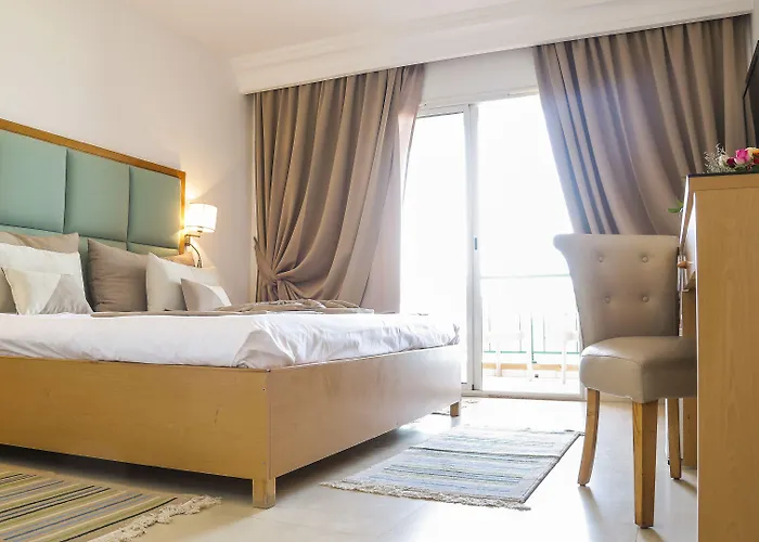 Hotel Marabout - Families And Couples Only