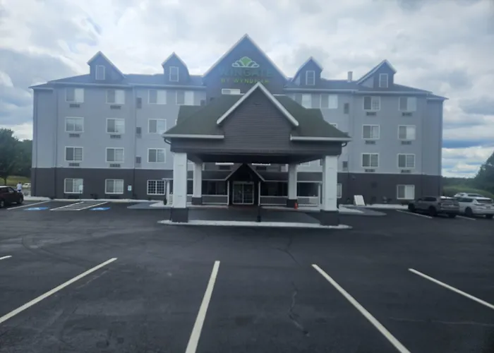 Youngstown Hotels