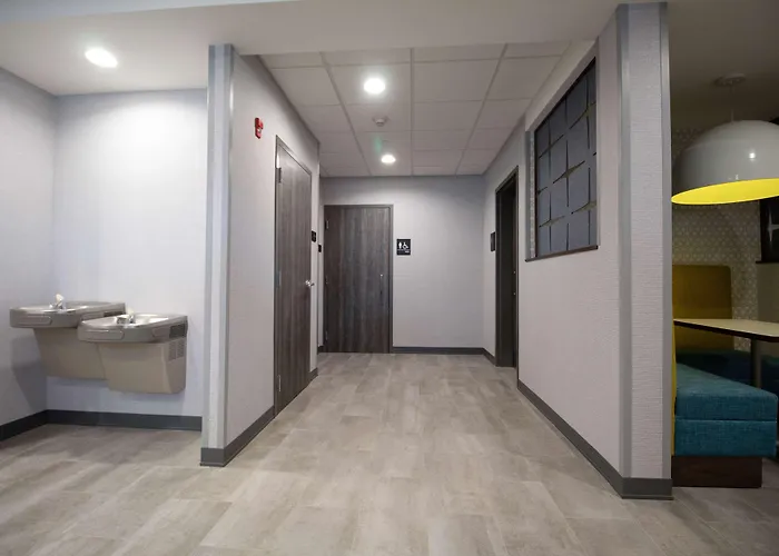 North Attleboro Hotels