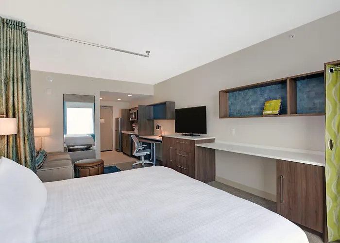 Home2 Suites By Hilton Des Moines At Drake University