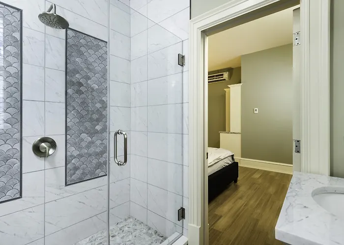 Buffalo Hotels
