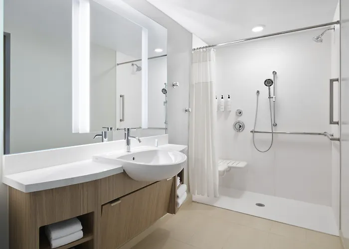 Avon Hotels
