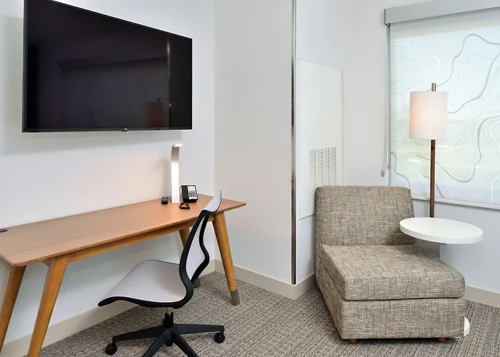 Leawood Hotels
