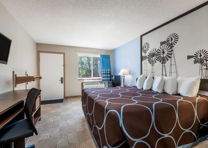 Beloit Hotels