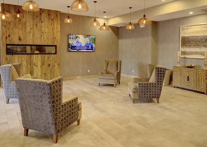 Clarion Pointe Downtown Gatlinburg Hotel
