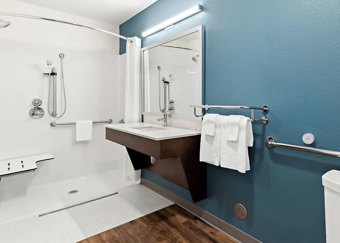 Commerce City Hotels