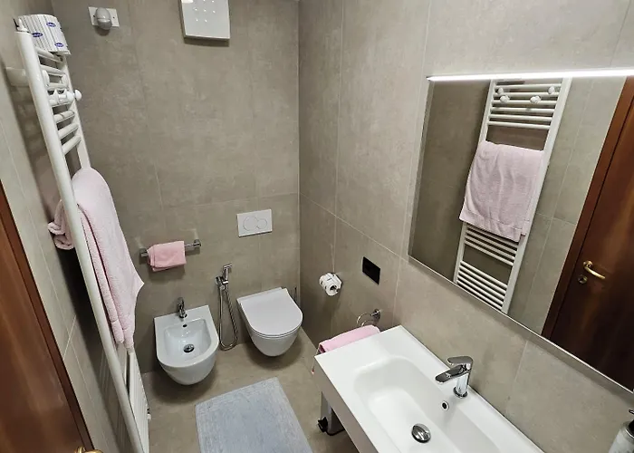 Hotels in Carre