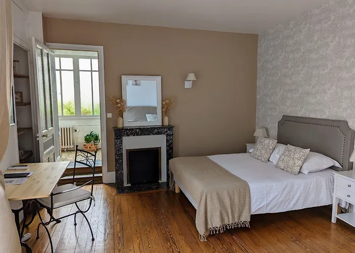 Hotels in Bourbon-Lancy