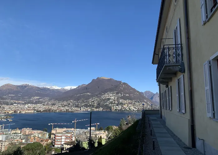 Hotels in Paradiso