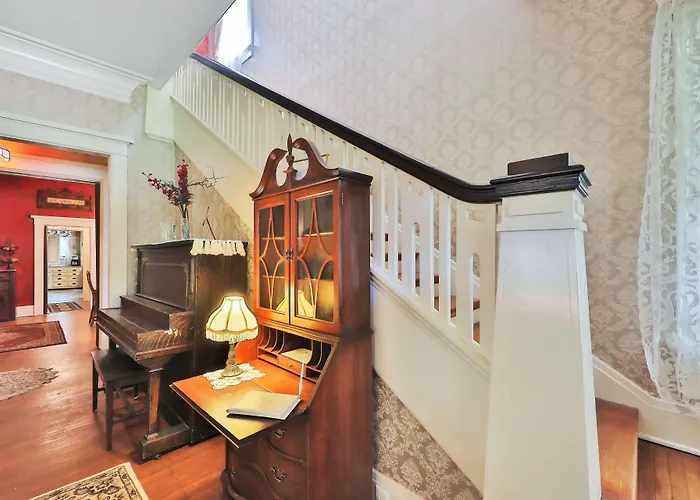 The Lancaster Manor Bed And Breakfast
