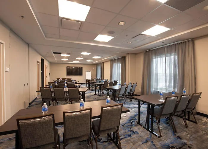 Nisku Hotels