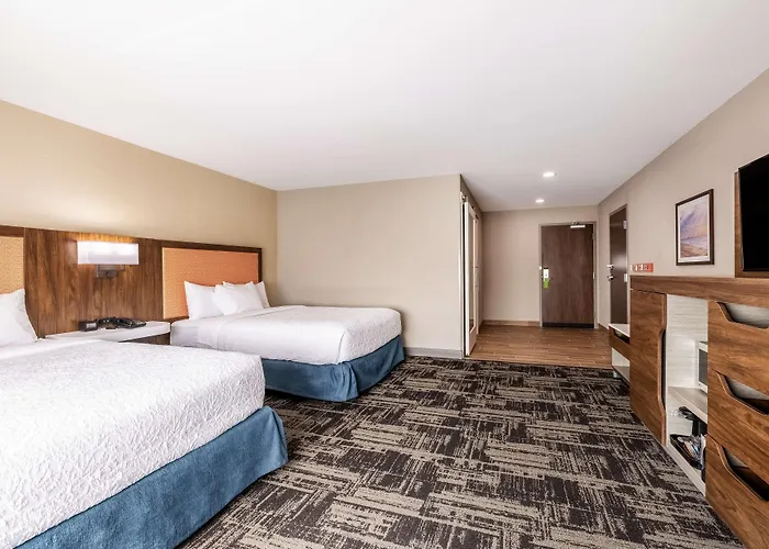 Benton Harbor Hotels With Pool