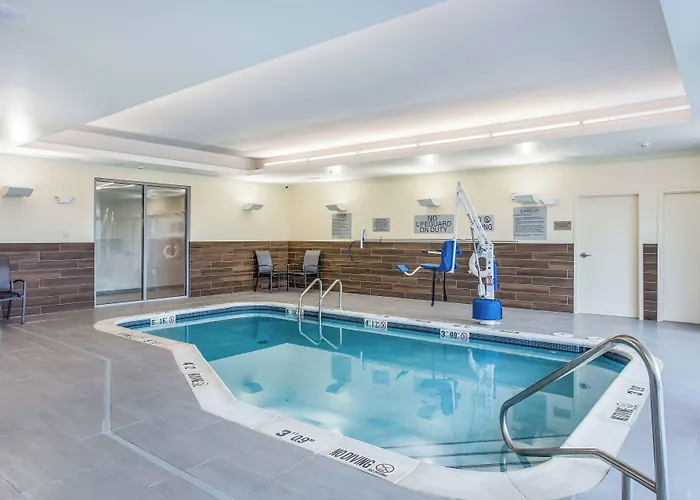 Rolla Hotels With Pool