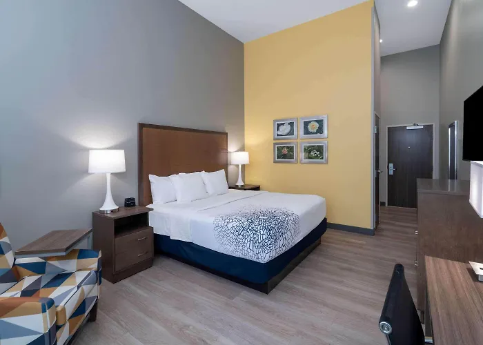 Tifton Hotels