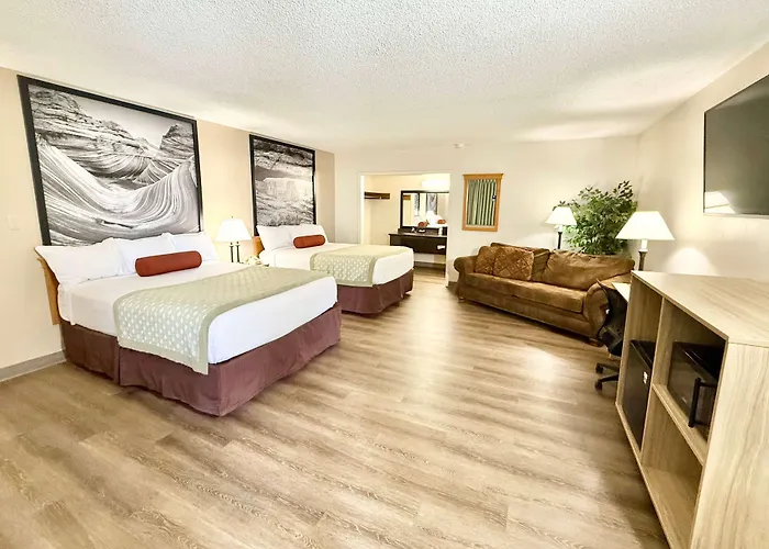 Salina Hotels