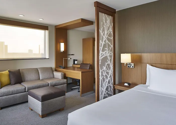 Hyatt Place Wilmington Riverfront