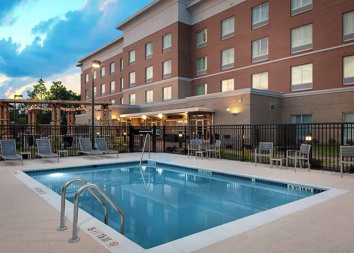 Pineville Hotels