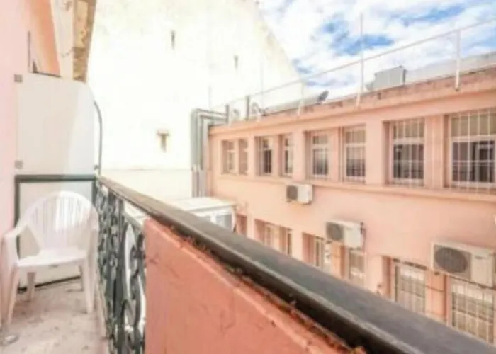 Hotel Happy At Chiado Lissabon