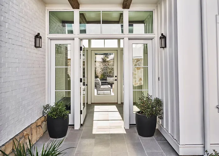 Los Olivos Hotels