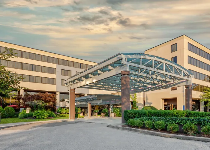 Stamford Hotels With Pool