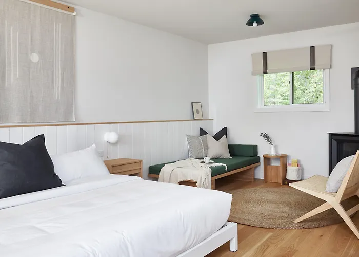 Calabogie Hotels