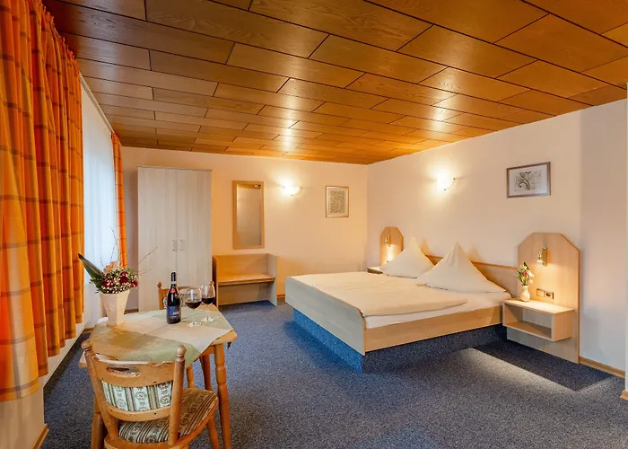 Hotels in Neroth
