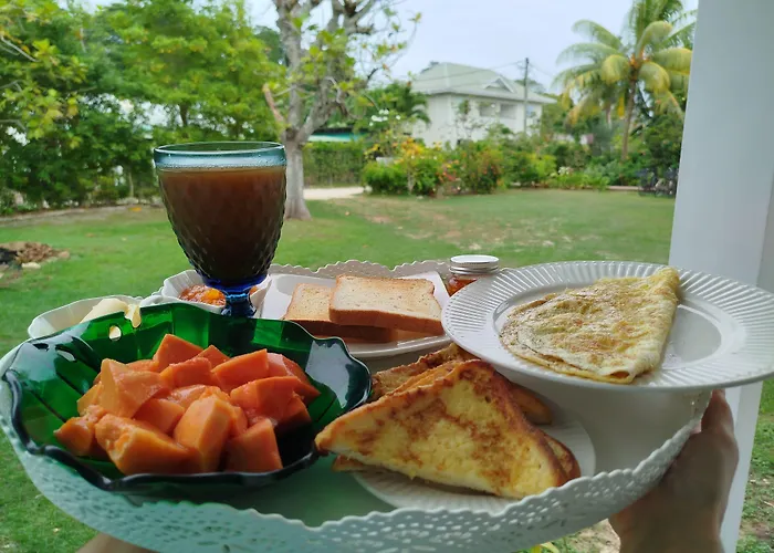 Lucy'S Guesthouse La Digue 