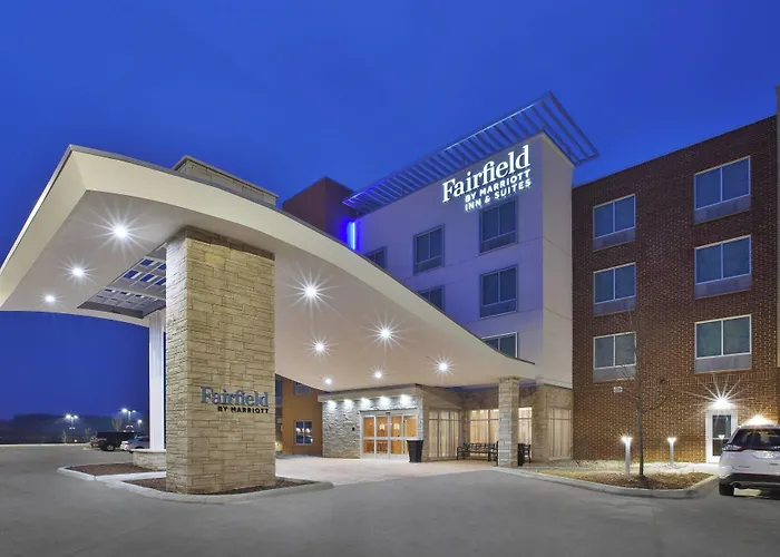 Grand Blanc Hotels With Pool