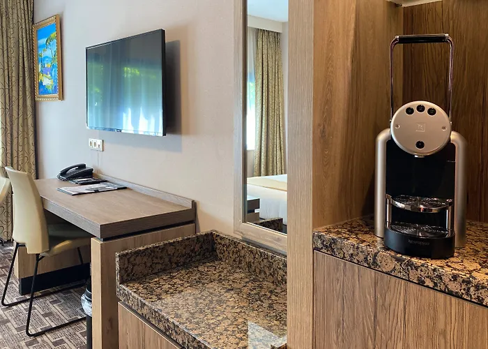 Xo Hotels Blue Square