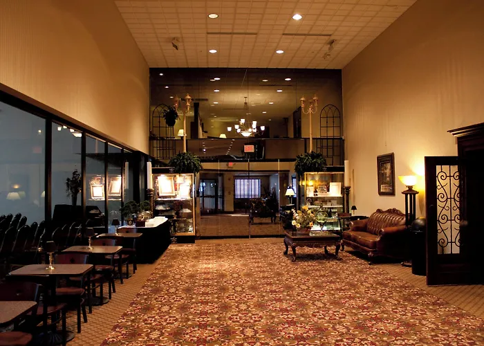 Holiday Inn Express & Suites Mentor - Banquet Center By Ihg