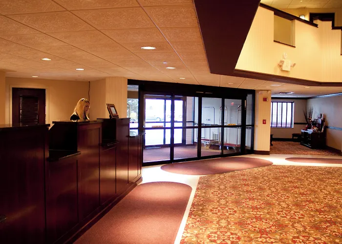 Holiday Inn Express & Suites Mentor - Banquet Center By Ihg