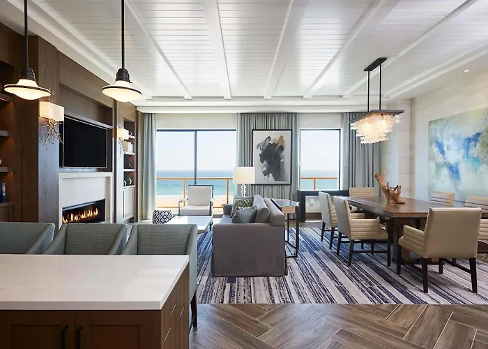 The Waterfront Beach Resort, A Hilton Hotel